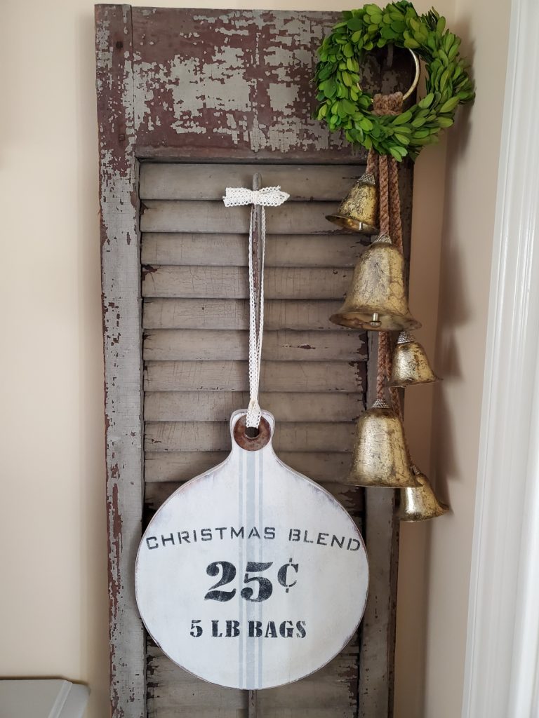 sharing how I made  this craft piece different with a  rusty washer