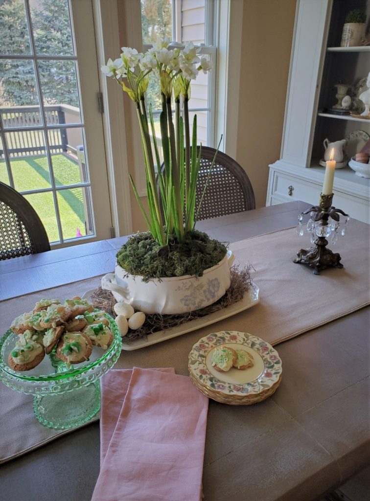 daffodil arrangement for a centerpiece