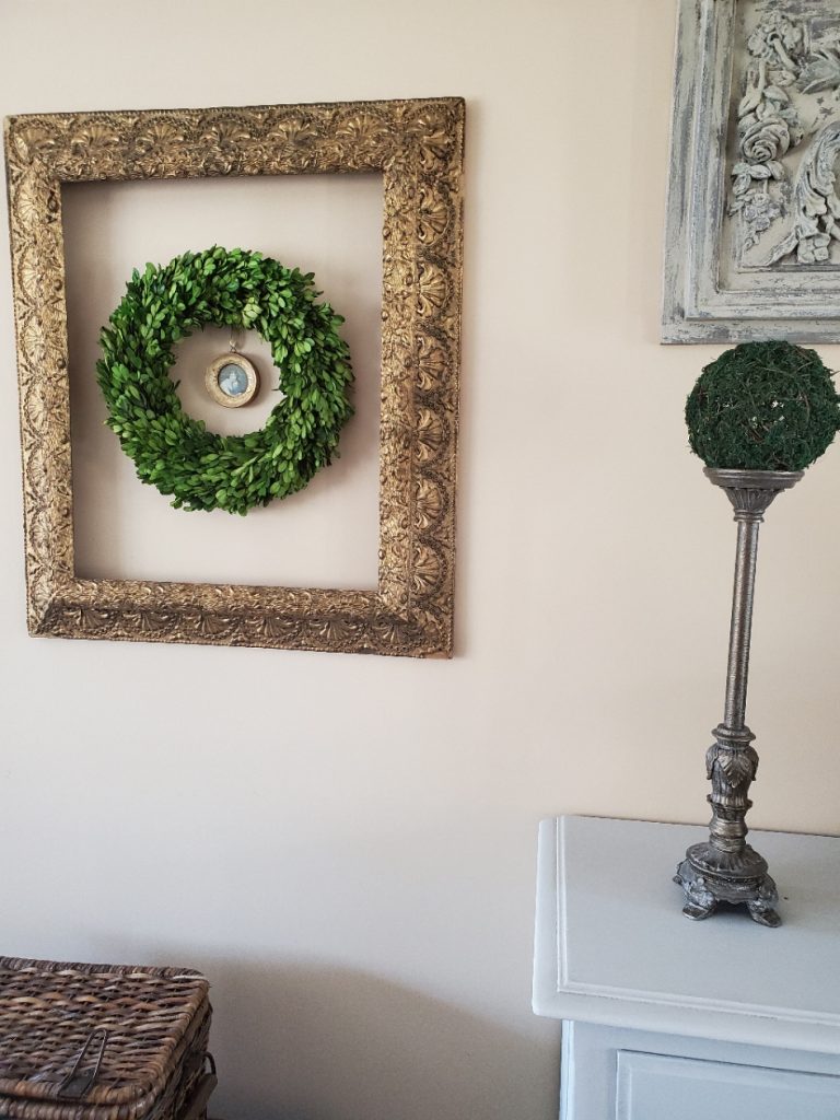 Floretine frasm with boxwood wreath                                                                                                                                                                                                                                                                                               