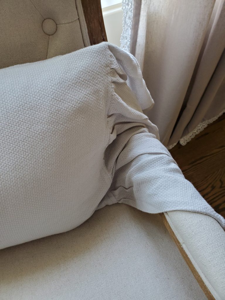 a picture of throw pillow and ruffle