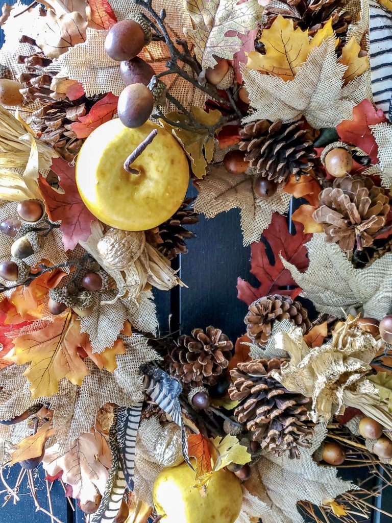 Another picture showing the new apples on tthe wreath