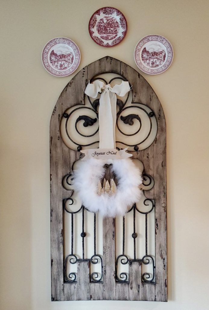 Christmas wreath finished and hanging