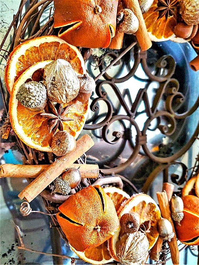 dried-orange-wreath-with-natural-decorations-featured-image