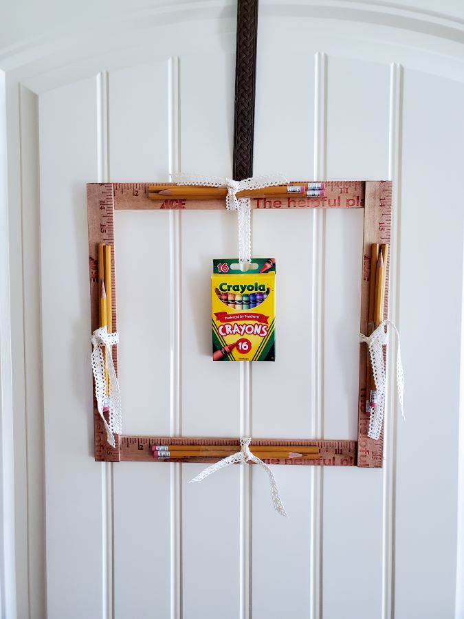 Make A Back To School Wreath