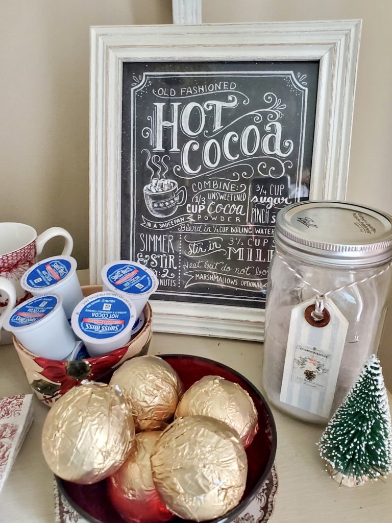 close up hot chocolate coccoa bombs