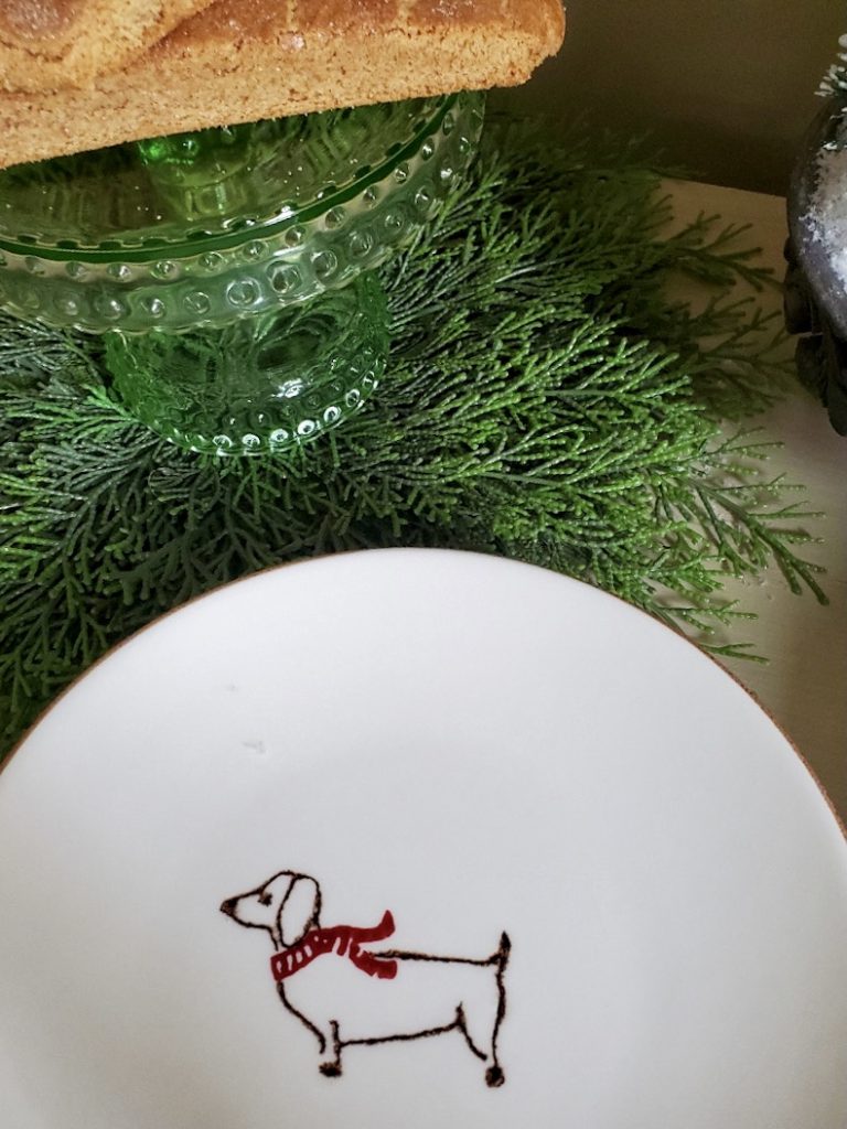 showing the Dachsund plates close up