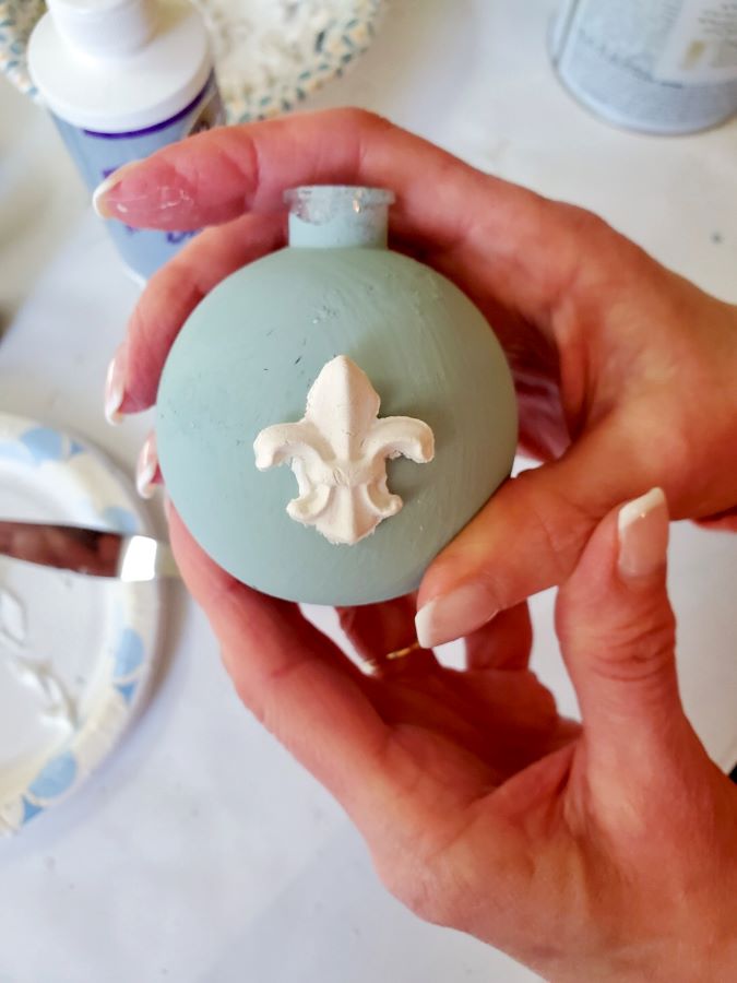 Make Easy Christmas Balls