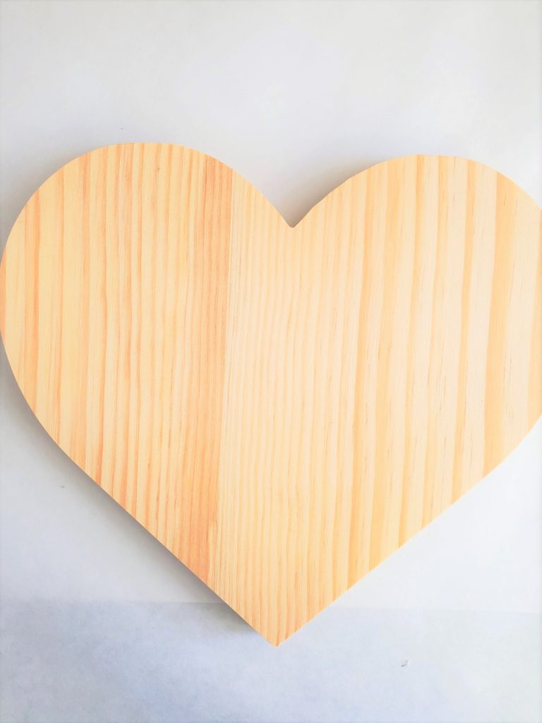 plain wood shaped heart for my easy elegant Valentine DIY