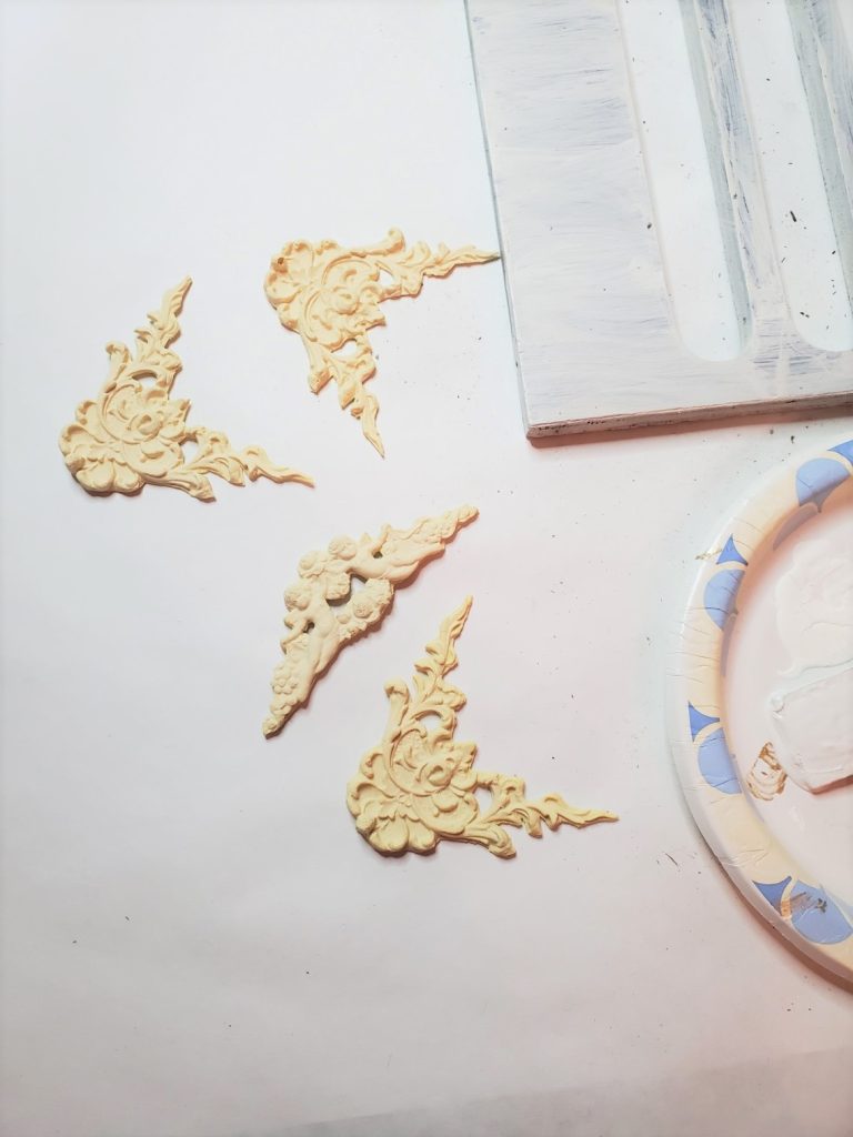 a picture of the appliques 