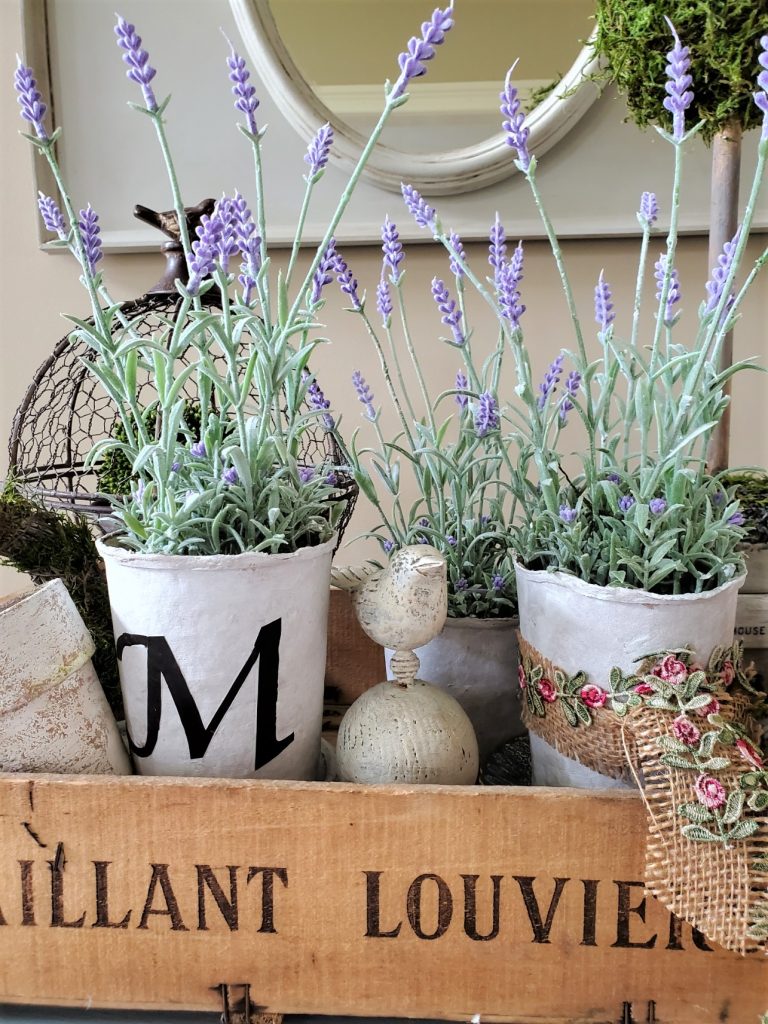 featured image lavender and flowerpots in a crate