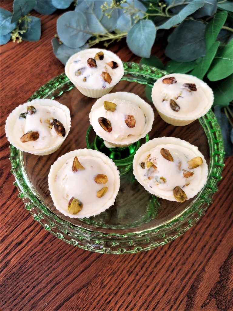 How to Make Easy Chocolate Candy Cups filled with ice cream