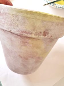 showing-the-moss-look-on-the-pot-for-the-topiary