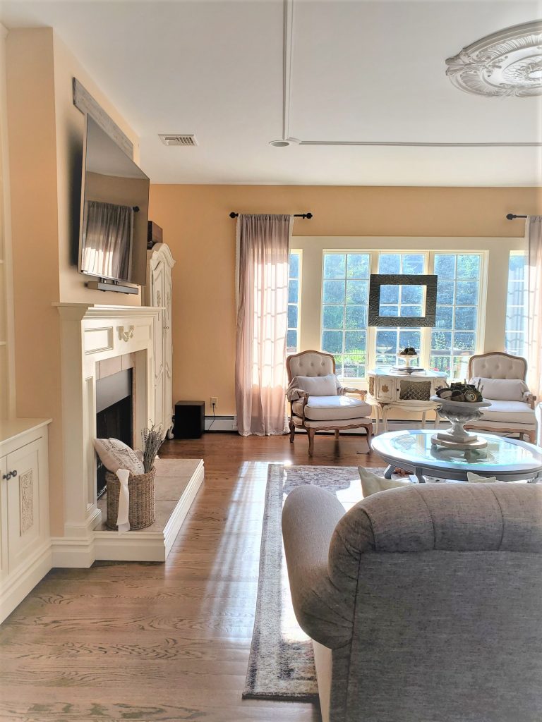 sharing a view of our great room.   We walk through here to get to the kitchen where we are viisting next on your visit
