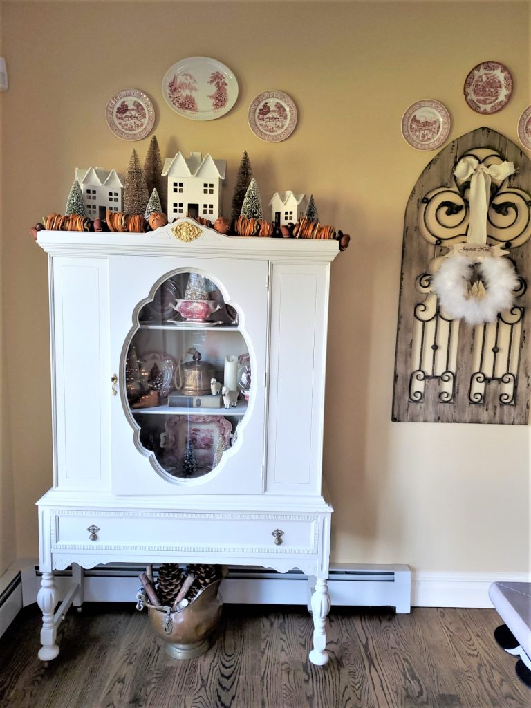 a simple Christmas kitchen