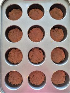 individal size cheesecake pan with crust added