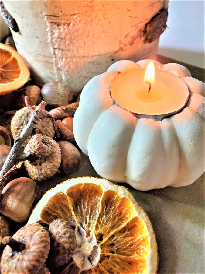 easy-pumpkin-candle-holders-in-only-four-steps-featured-image