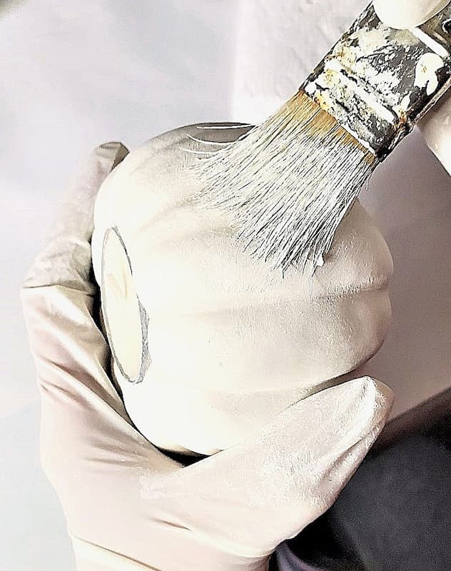 dry-brushing-white-craft-paint