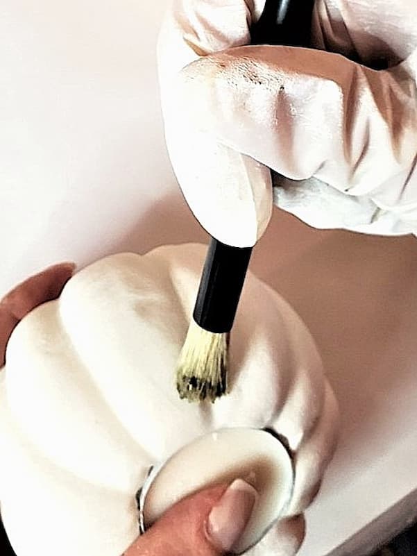 adding-brown-wax-to-the-pumpkin