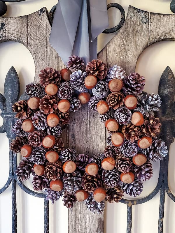pinecone-wreath-hanging