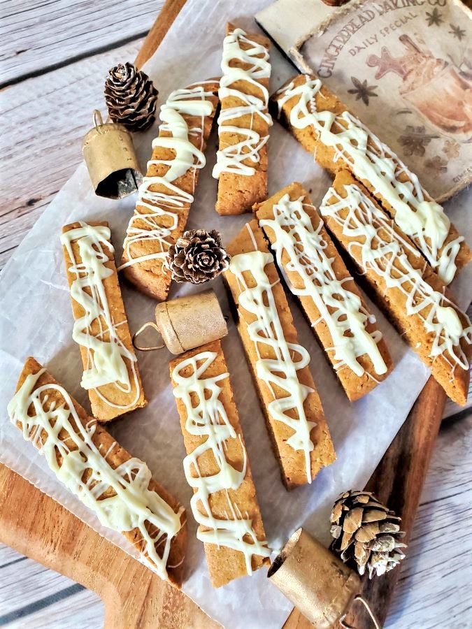 gingerbread-biscotti-featured-image