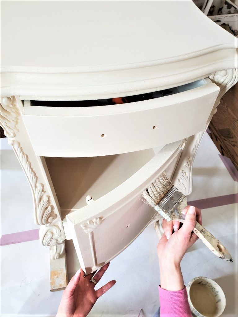 painting-Acrylic-furniture-paint-easy-beautiful-paint-project-ideas