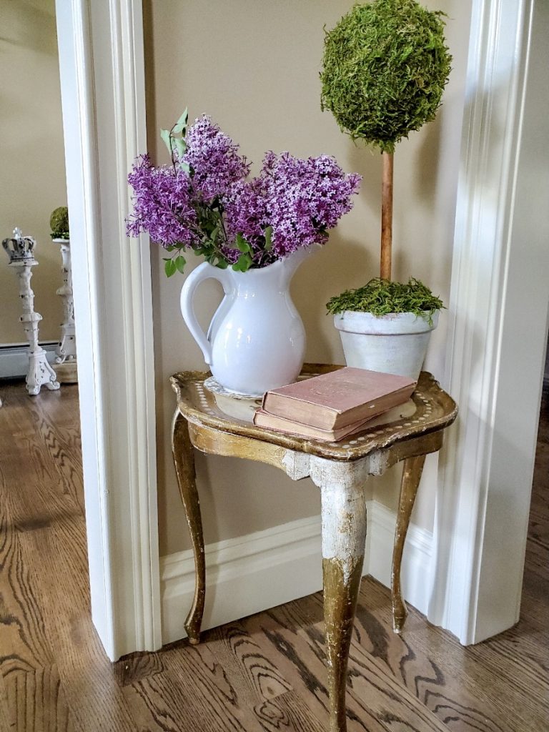 florentine-table-mccoy-pitcher
