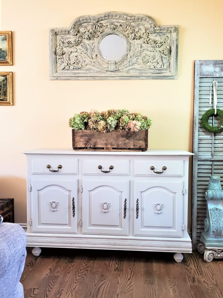 buffet-living-room
