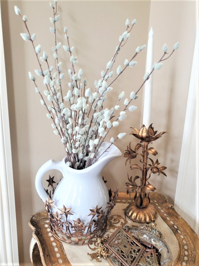 closeup-florentine-table