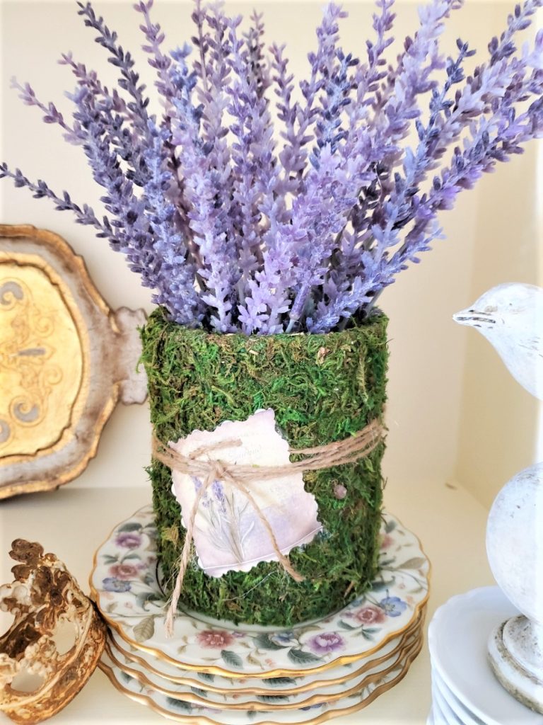diy-on-bookshelf-with-flowers