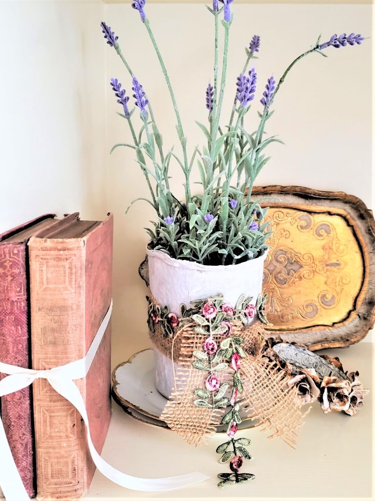 lavender-plant-grreat-ways-to-celebrate mom-in-the-garden-special-day