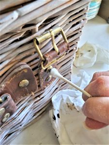 aging-details-on-the-synthetic-leather