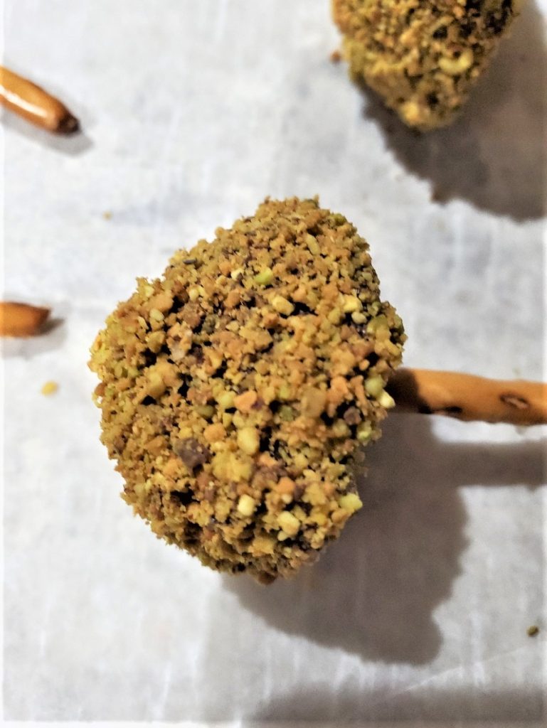 chocolate-mushroom-top-oreo-cookie-dirt-recipe