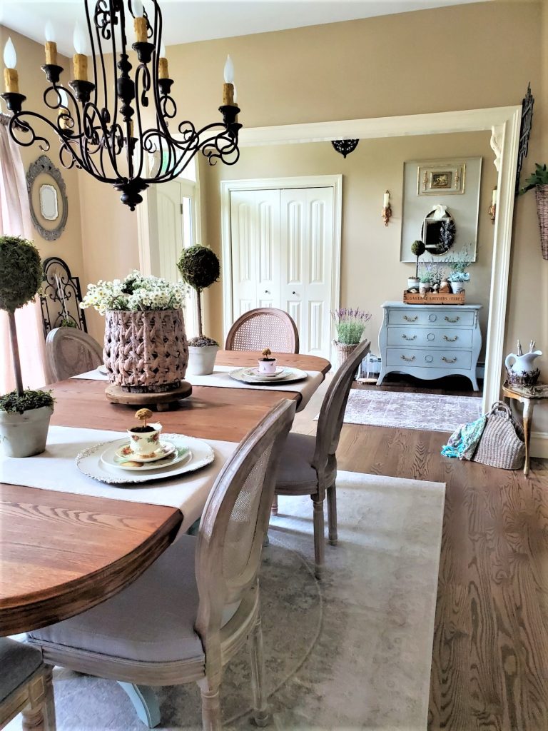 dining-room-into-our-foyer-summer-decorating-ikdeas-and-tips
