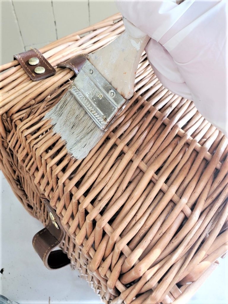 gray-paint-easy-diy-picnic-basket