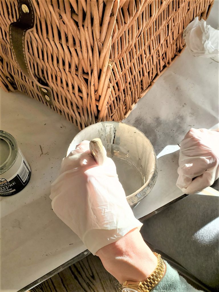 mixing-gray-paint-water-drybrushing-picnic-basket