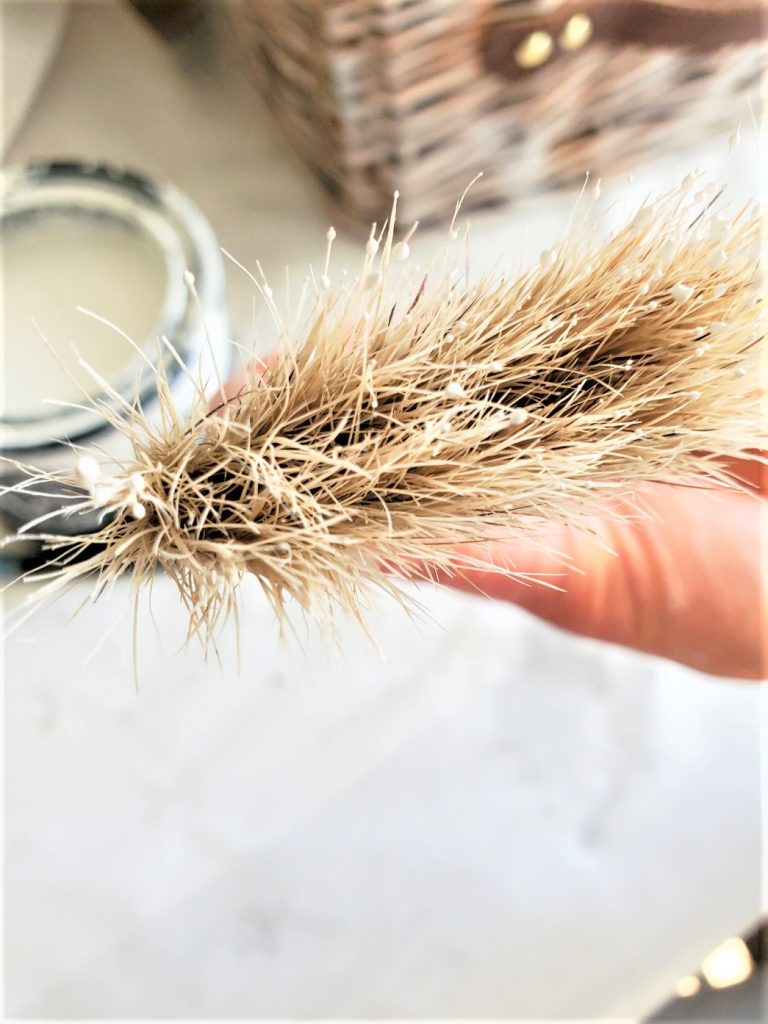 small-amount-white-paint-dry-brushing-picnic-basket