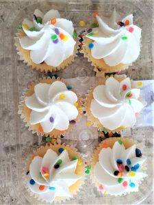 store-bought-cupcakes-base-chocolate-oreo-cookie-dirt-recipe