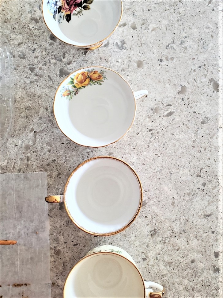 teacups-assemble-chocolate-oreo-cookie-dirt-recipe