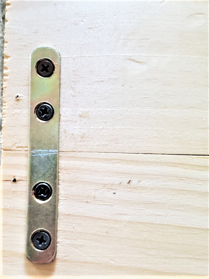 bracket-screwed-in-vintage-wine-crate-diy-charcuterie