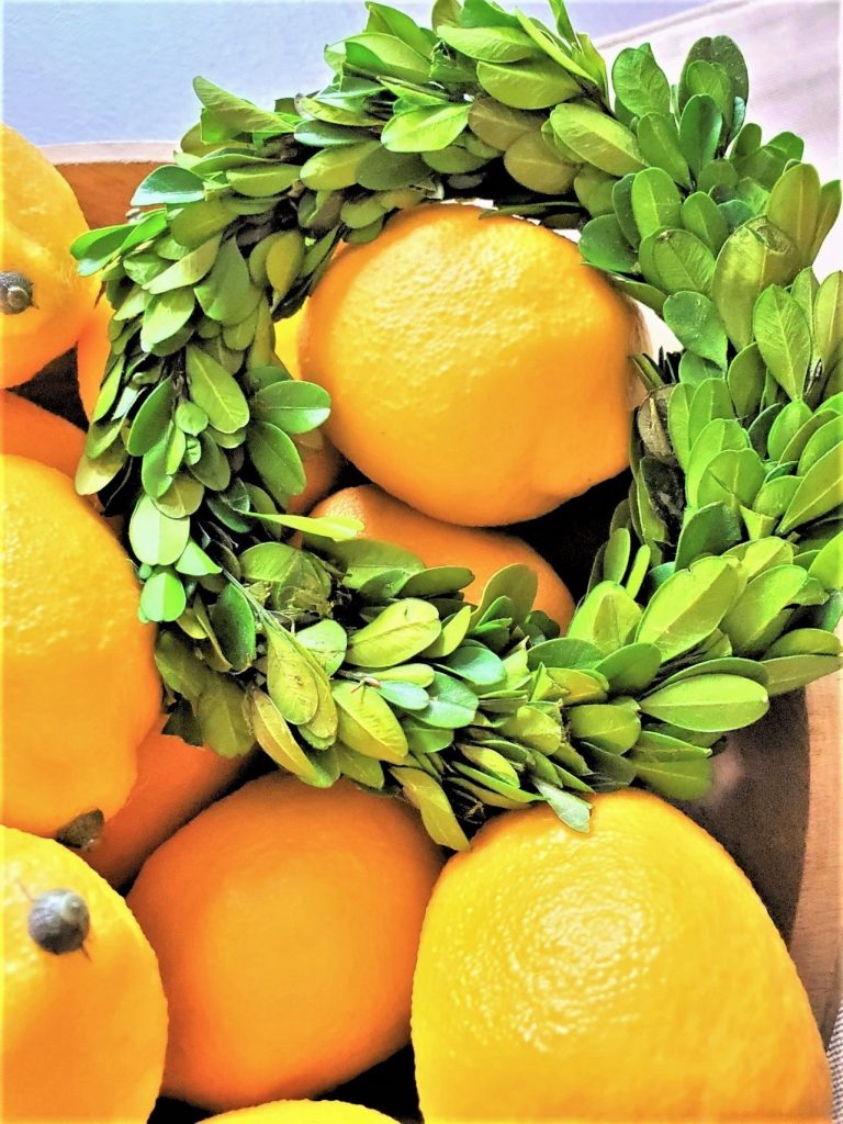 closeup-lemon-centerpiece