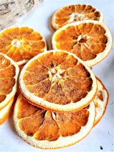dried-orange-slices-make-dried-orange-wreath-with-slices