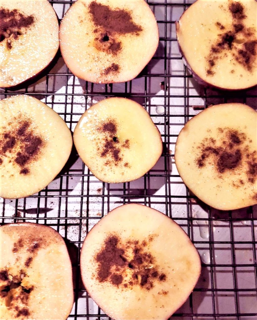 apple-slices-on-rack
