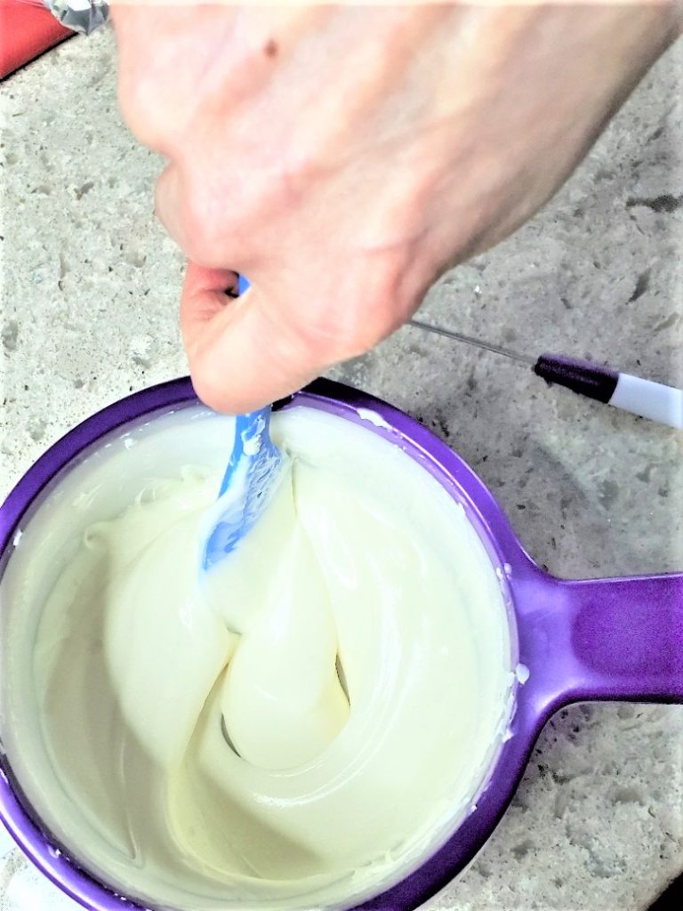 stirring-melted-white-chocolate