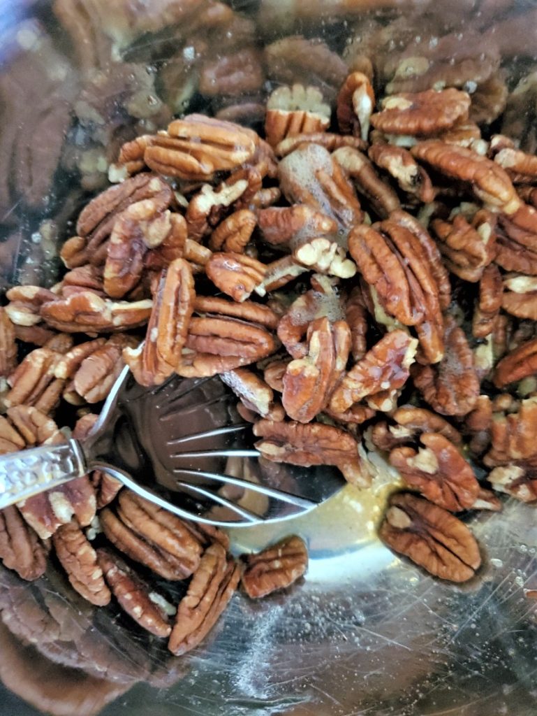 coating-pecans-with-egg-white-and-vanilla