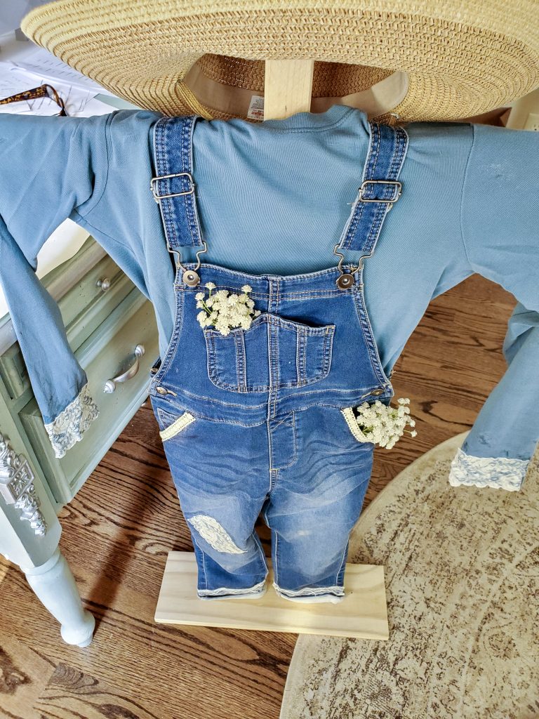 diy-scarecrow-fort-fall-finished-in-my-office