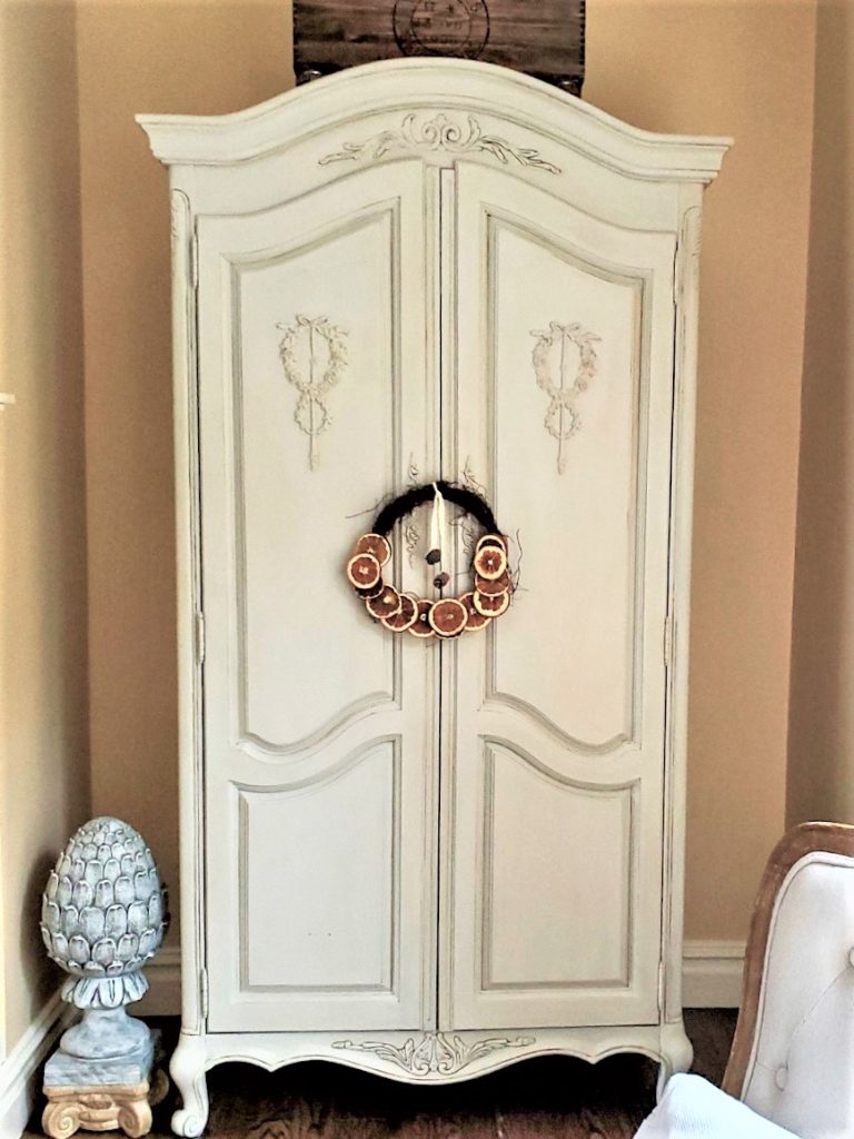 french-armoire-dried-citrus-wreath