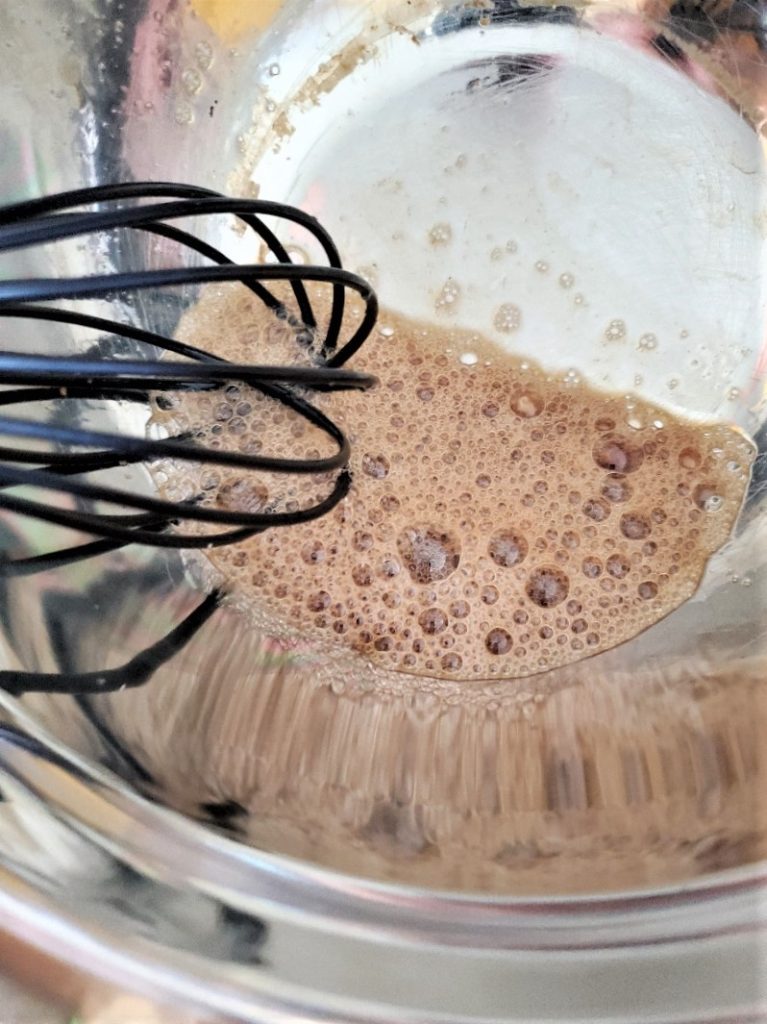 making-egg-white-pure-vanilla-extract-frothy