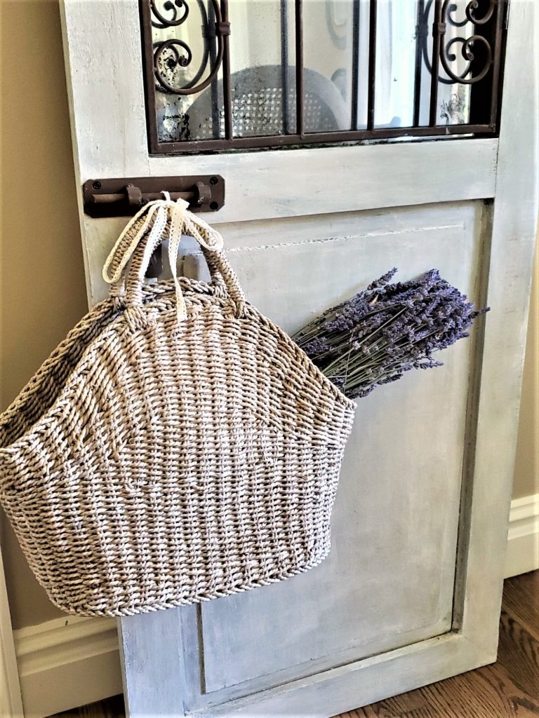 stunning-dried-flower-decor-ideas-to-try-now-basket-with-dried- lavender