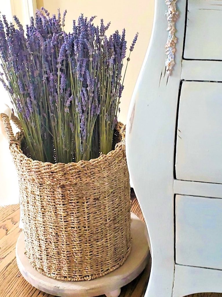 closeup-lavender-basket