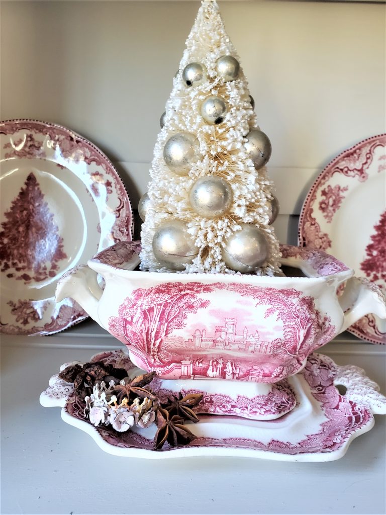 tree-in-tureen-old-fashion-christmas